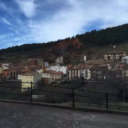 Casa Pascualet מלון Noguera de Albarracin